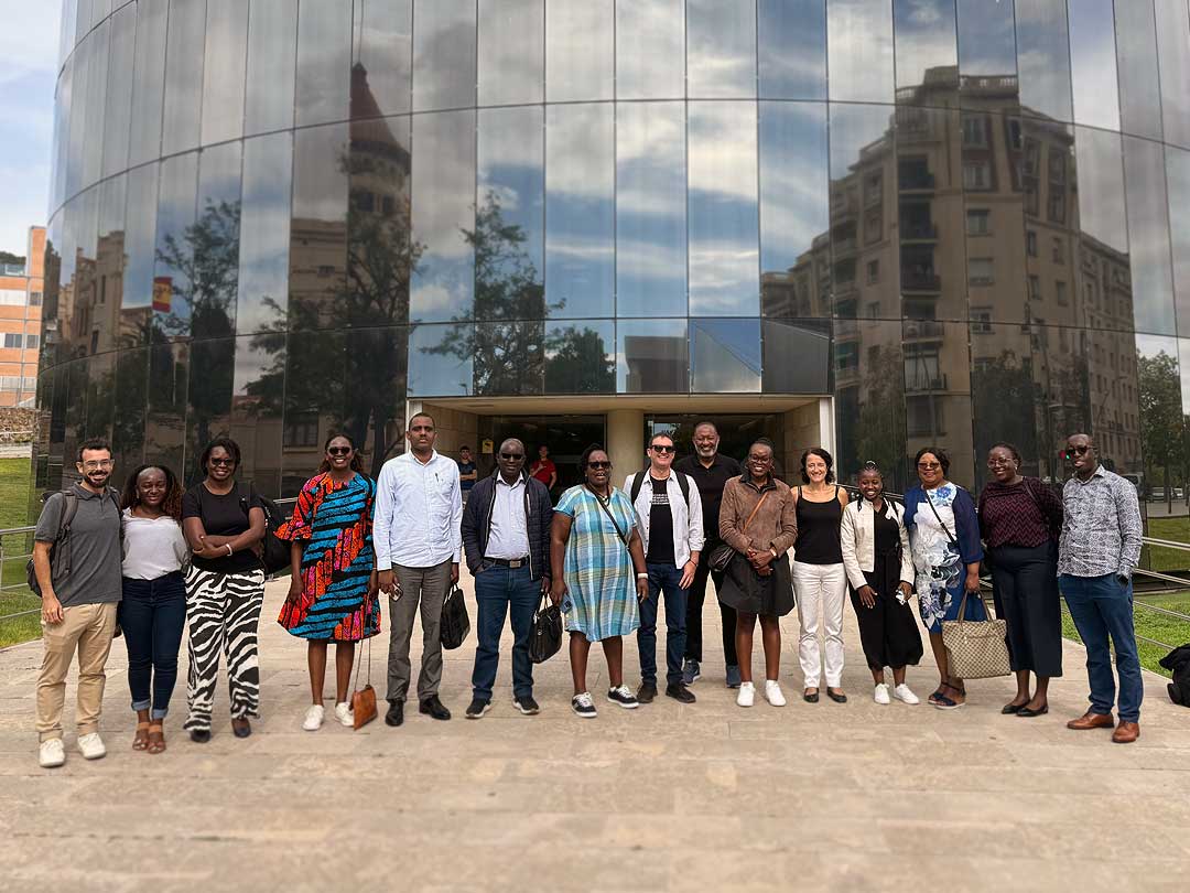 A delegation from the Public Service Commission of the Republic of Kenya visited IThinkUPC's offices in the Nexus I building at the UPC Nord Campus, in collaboration with Moodle representatives from Spain, and organized by IThinkUPC's Learning Solutions Team Manager, Abigail Craviotto.